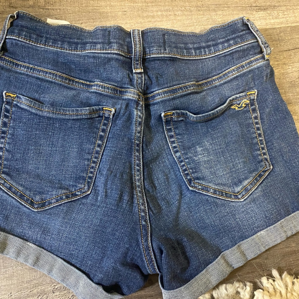 LIKE BRAND NEW hollister jean shorts